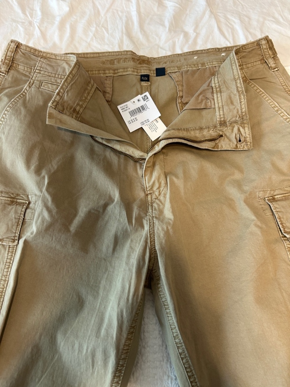 American Eagle Men's Khaki Cargo Pants - Flex